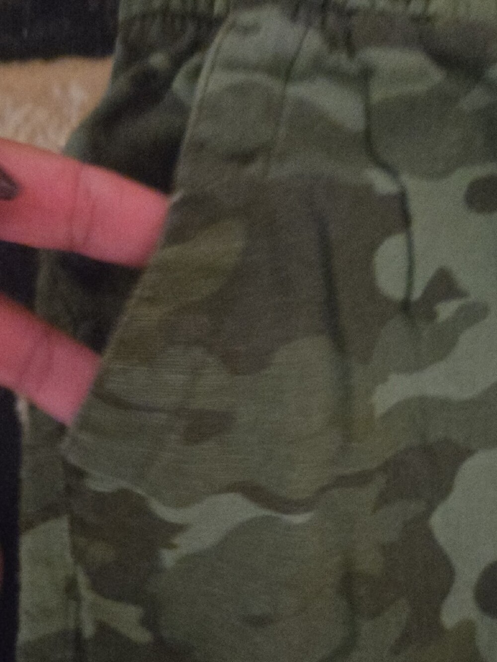 Old Navy Green Camouflage Cargo Jogger Pants - Picture 4 of 4